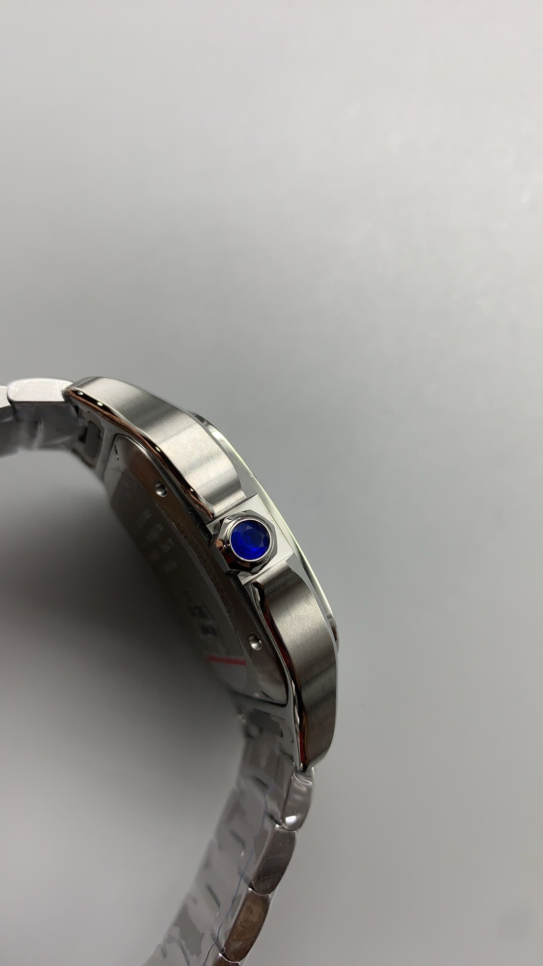 Santos de Cartier Large — صورة من إدراج المورّد BV، زاوية 3