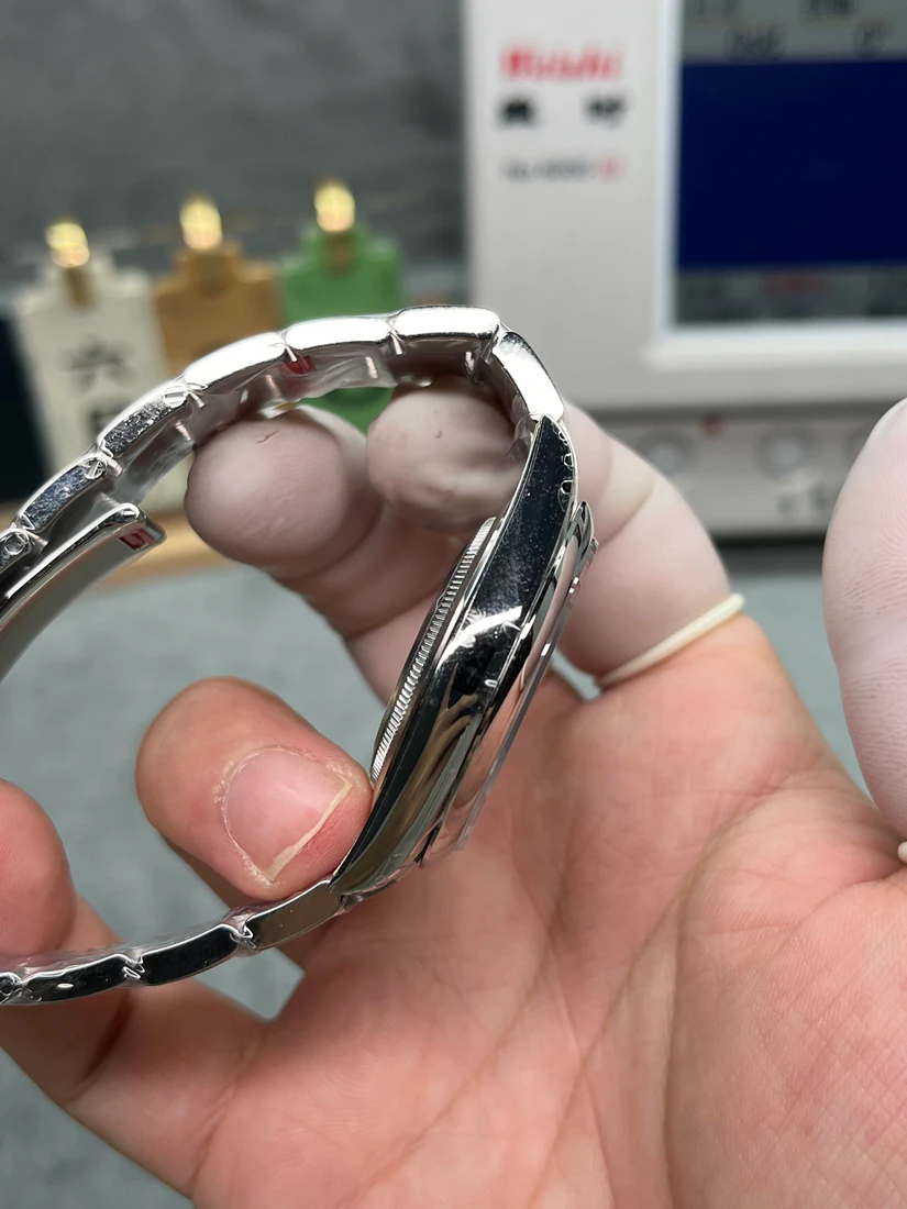 Oyster Perpetual 41 — supplier listing photo of this configuration, view 4