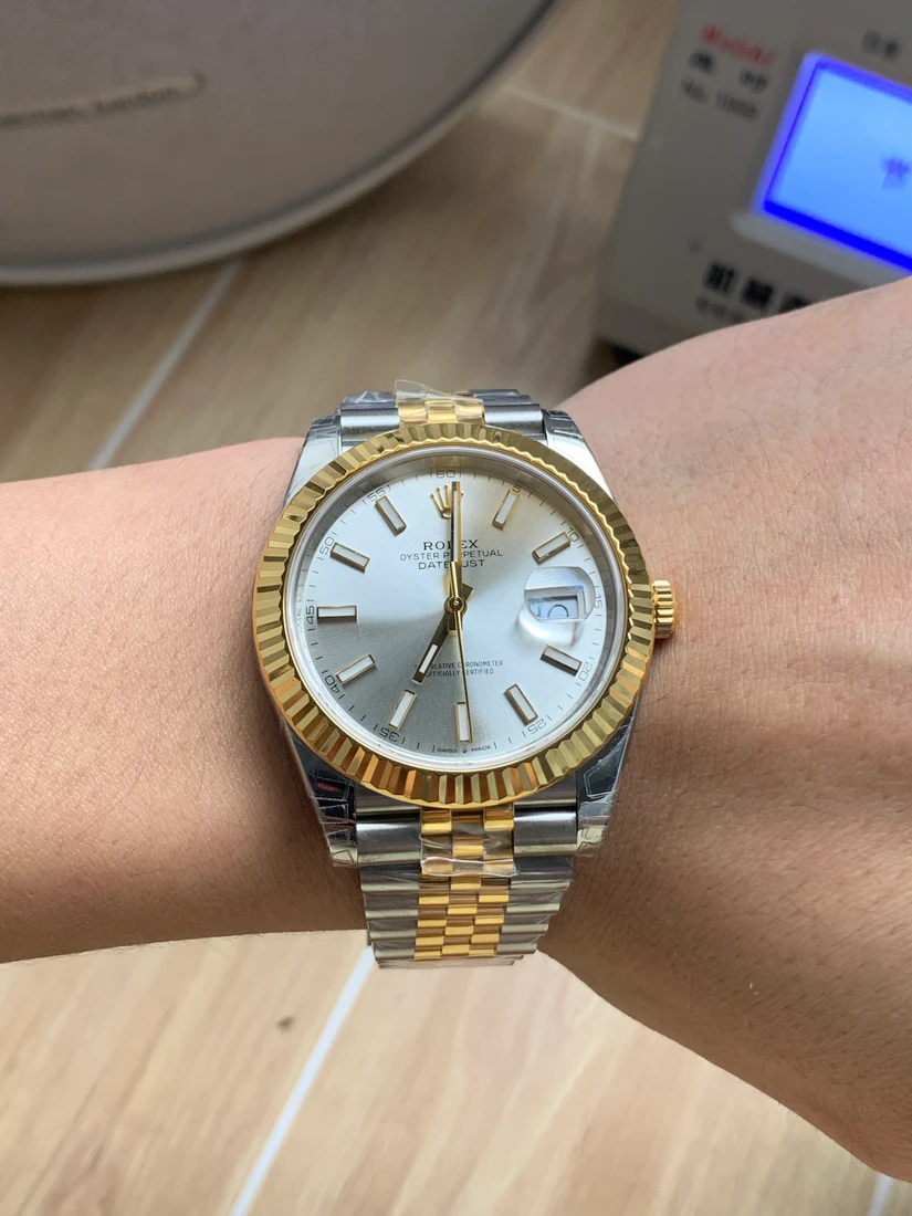 Datejust 41 — supplier listing photo of this configuration, view 2