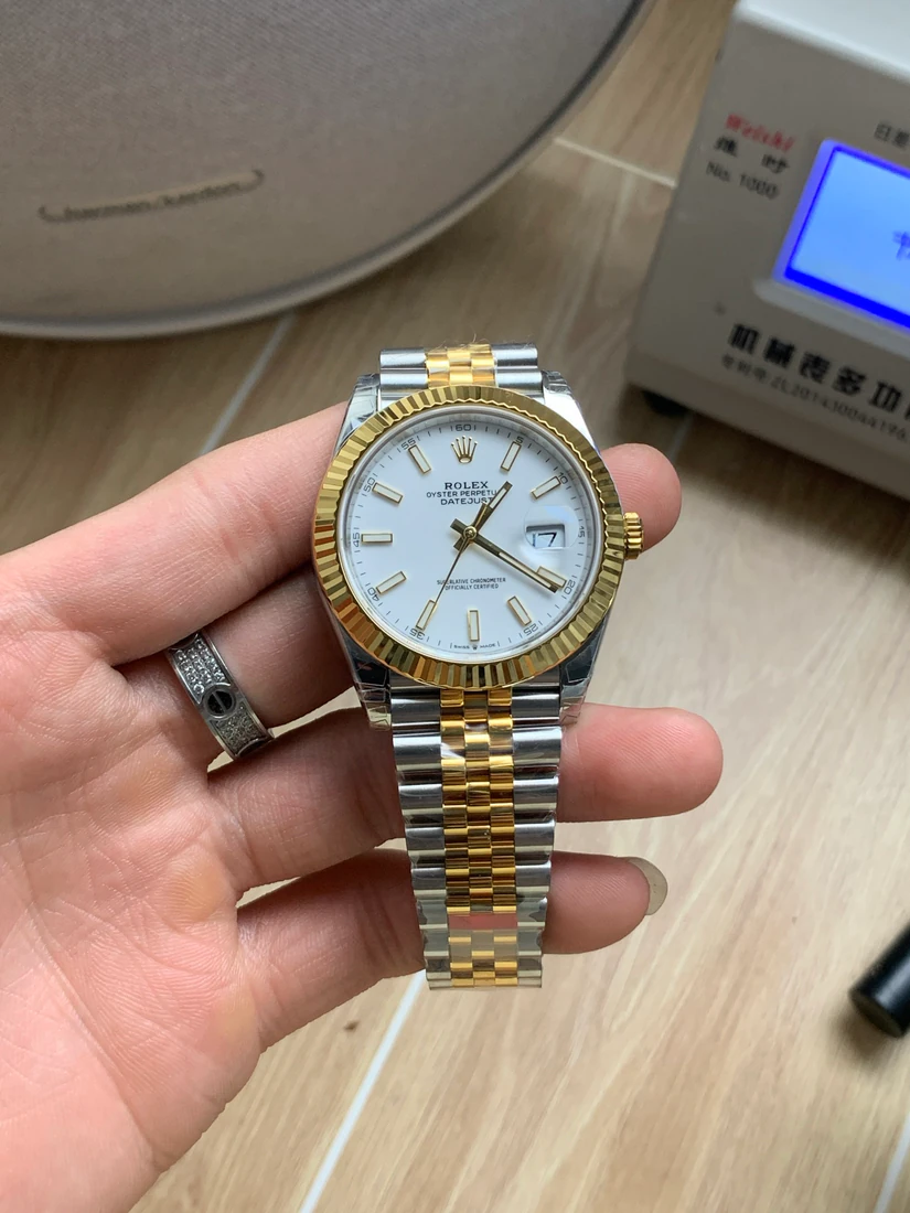 Datejust 41 — صورة من إدراج المورّد لهذه المواصفات، زاوية 1