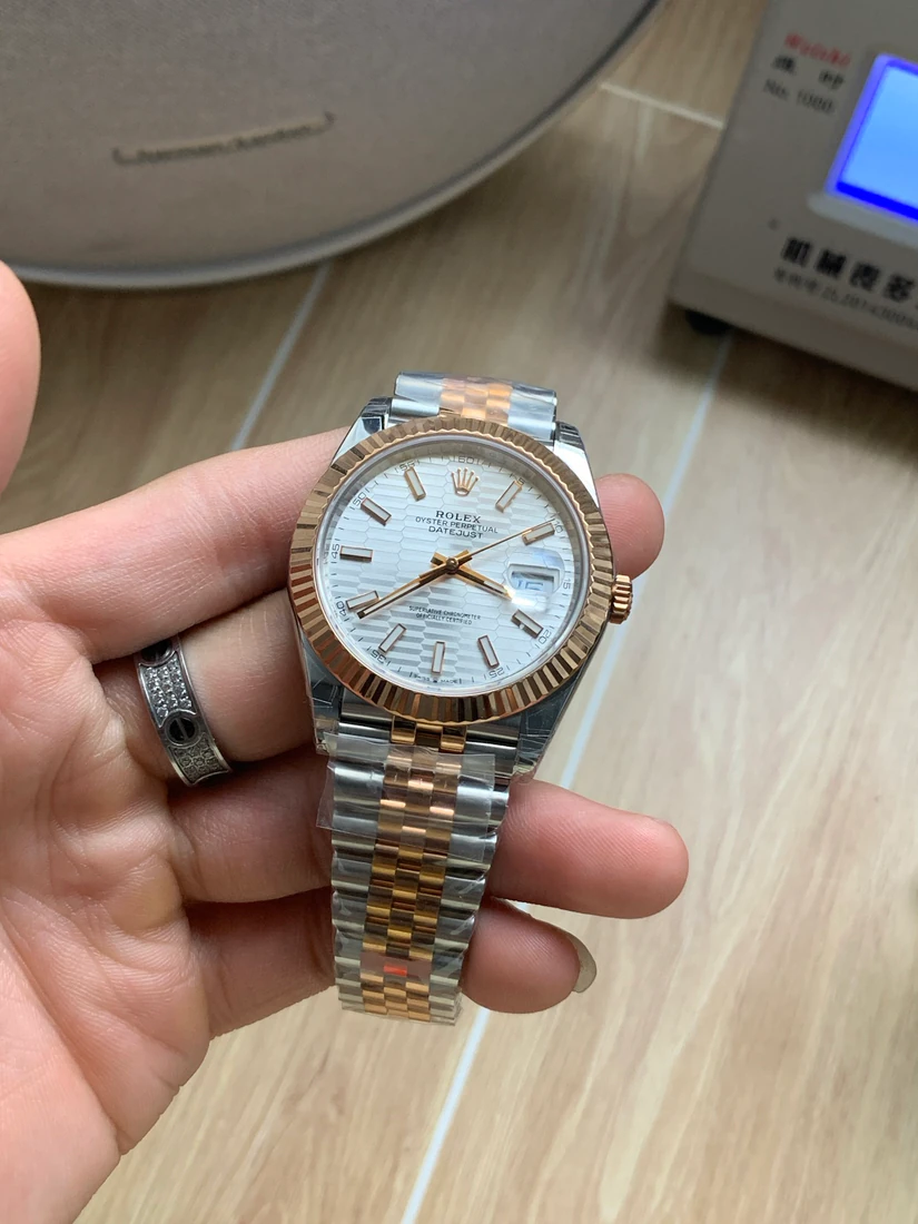 Datejust 41 — supplier listing photo of this configuration, view 3