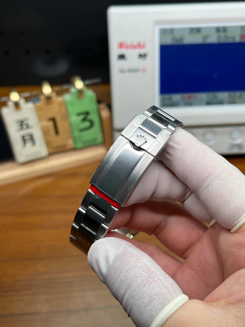 Cosmograph Daytona 40 — صورة من إدراج المورّد لهذه المواصفات، زاوية 6