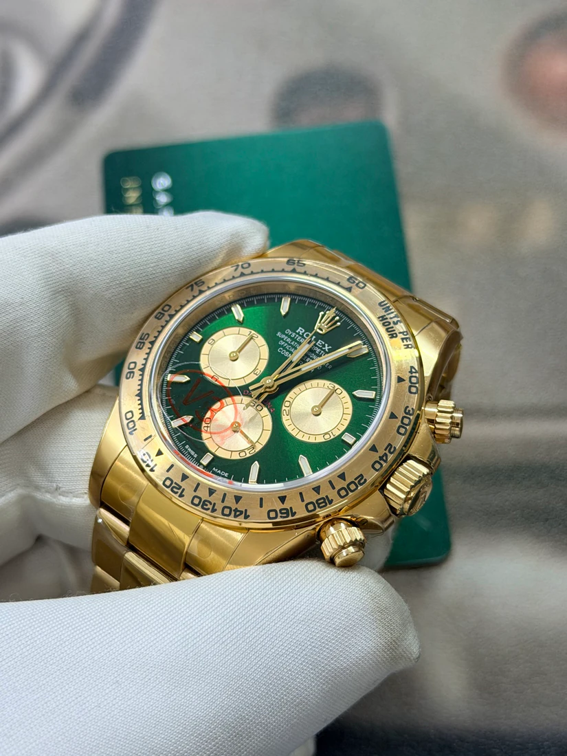Cosmograph Daytona 40 — صورة من إدراج المورّد لهذه المواصفات، زاوية 3