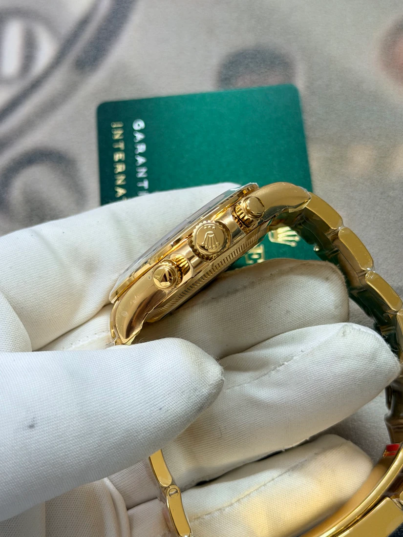 Cosmograph Daytona 40 — صورة من إدراج المورّد لهذه المواصفات، زاوية 4