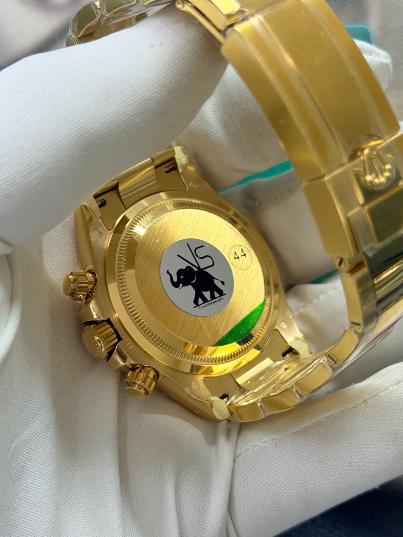 Cosmograph Daytona 40 — صورة من إدراج المورّد لهذه المواصفات، زاوية 6