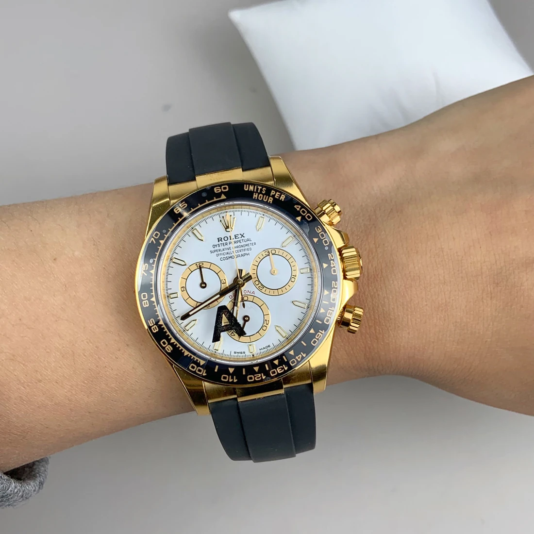 Cosmograph Daytona 40 — supplier listing photo of this configuration, view 8