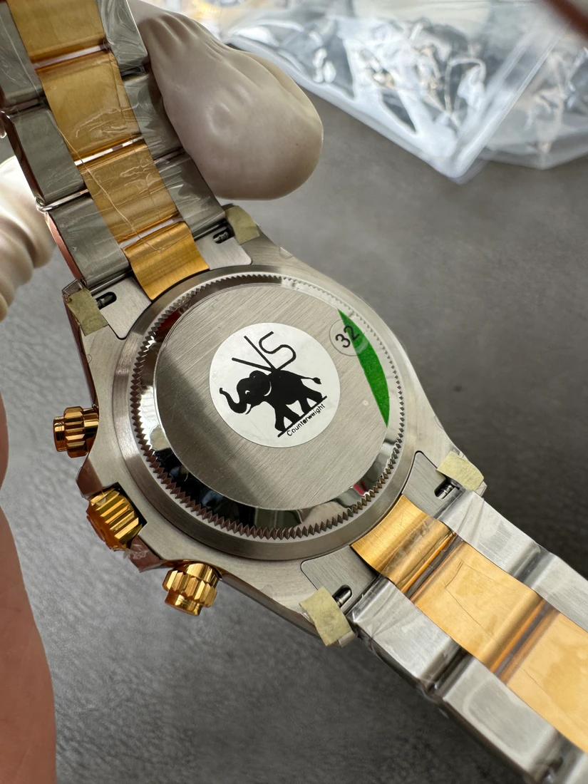 Cosmograph Daytona 40 — صورة من إدراج المورّد لهذه المواصفات، زاوية 6
