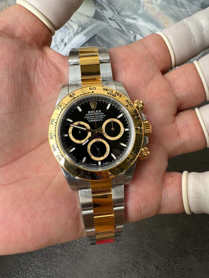 Cosmograph Daytona 40 — صورة من إدراج المورّد لهذه المواصفات، زاوية 2