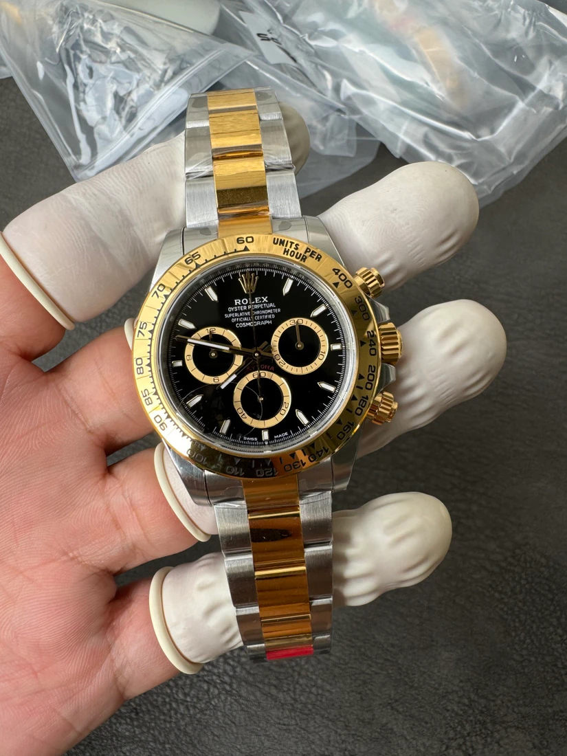 Cosmograph Daytona 40 — صورة من إدراج المورّد لهذه المواصفات، زاوية 4