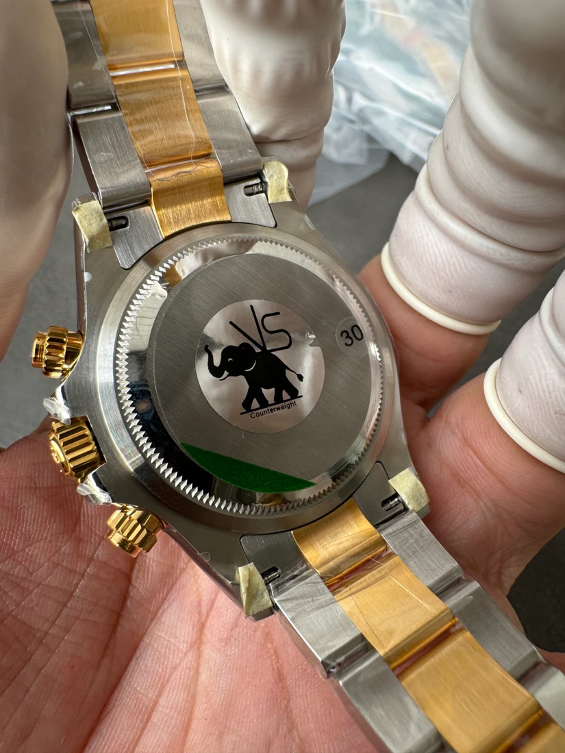 Cosmograph Daytona 40 — صورة من إدراج المورّد لهذه المواصفات، زاوية 6
