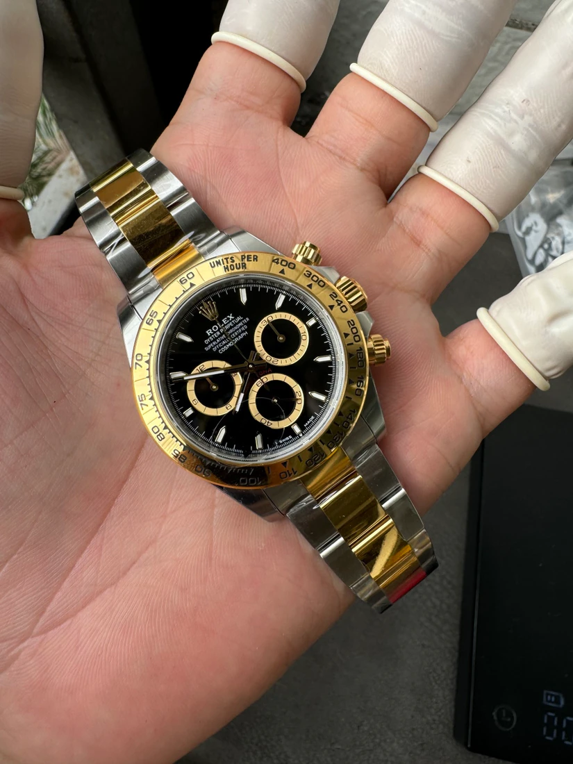 Cosmograph Daytona 40 — صورة من إدراج المورّد لهذه المواصفات، زاوية 9