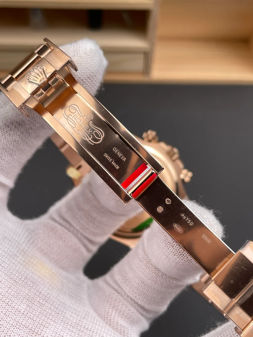 Cosmograph Daytona 40 — supplier listing photo of this configuration, view 9