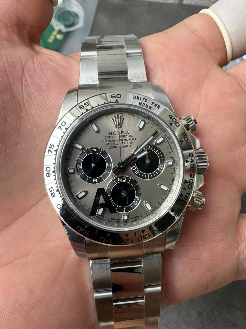 Cosmograph Daytona 40 — supplier listing photo of this configuration, view 1
