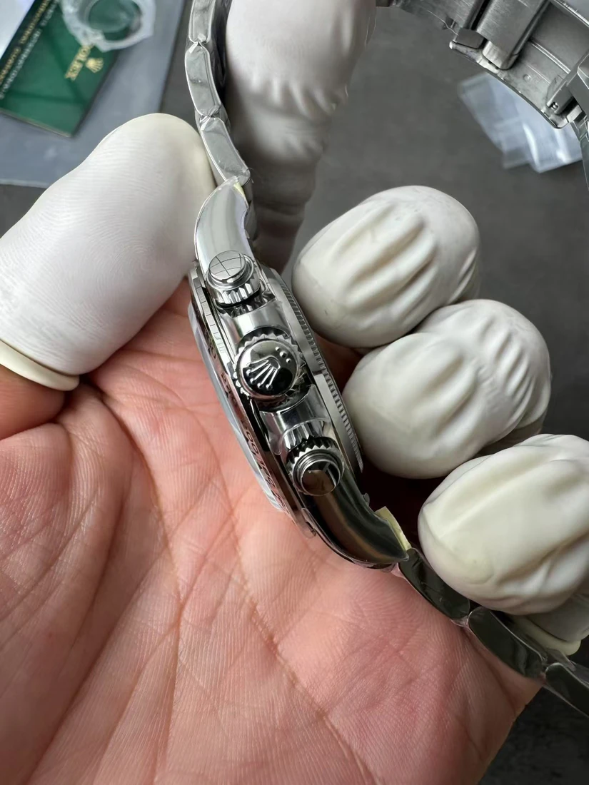 Cosmograph Daytona 40 — supplier listing photo of this configuration, view 5