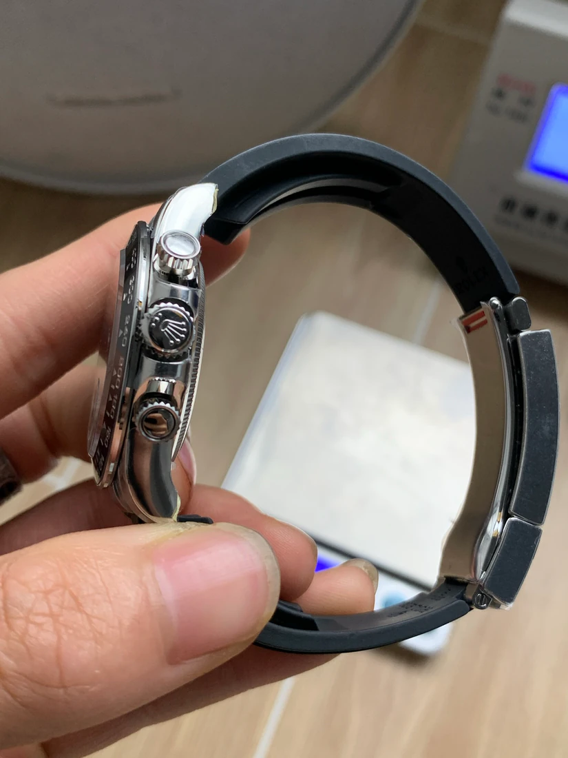 Cosmograph Daytona 40 — صورة من إدراج المورّد لهذه المواصفات، زاوية 6