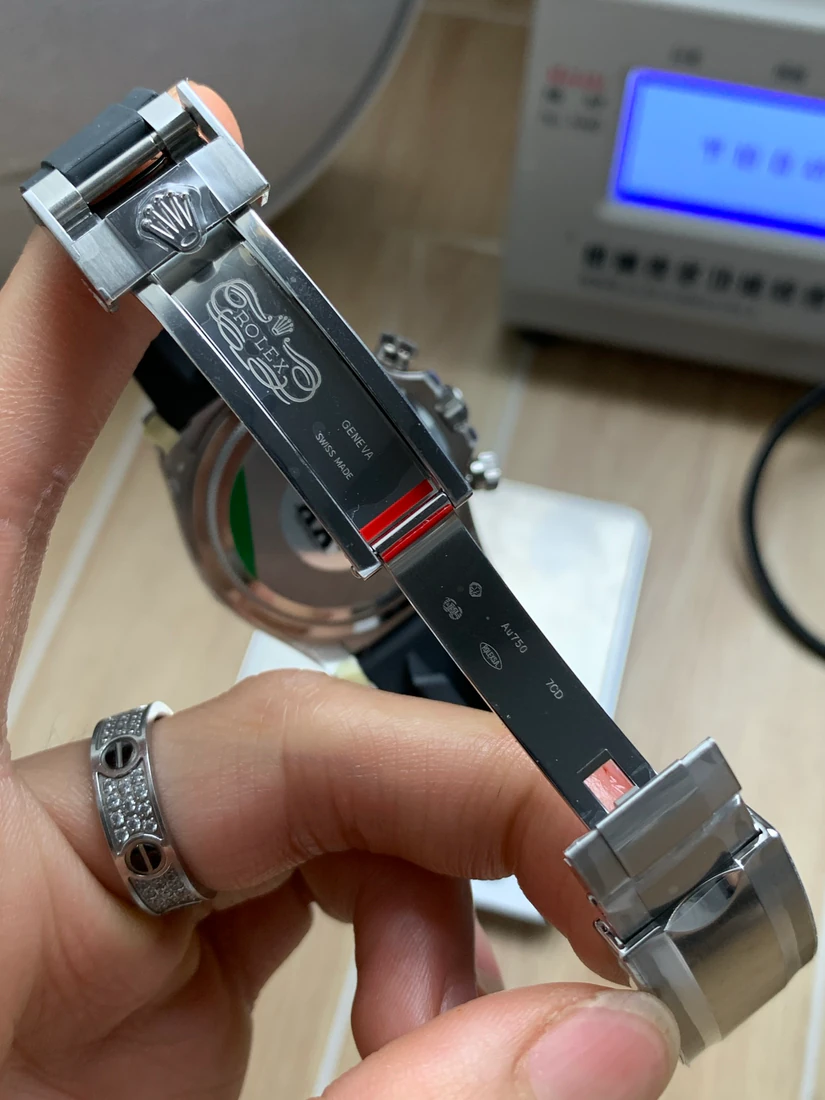 Cosmograph Daytona 40 — صورة من إدراج المورّد لهذه المواصفات، زاوية 7