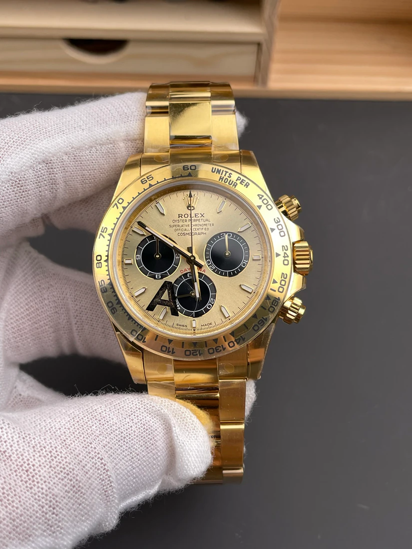Cosmograph Daytona 40 — صورة من إدراج المورّد لهذه المواصفات، زاوية 1