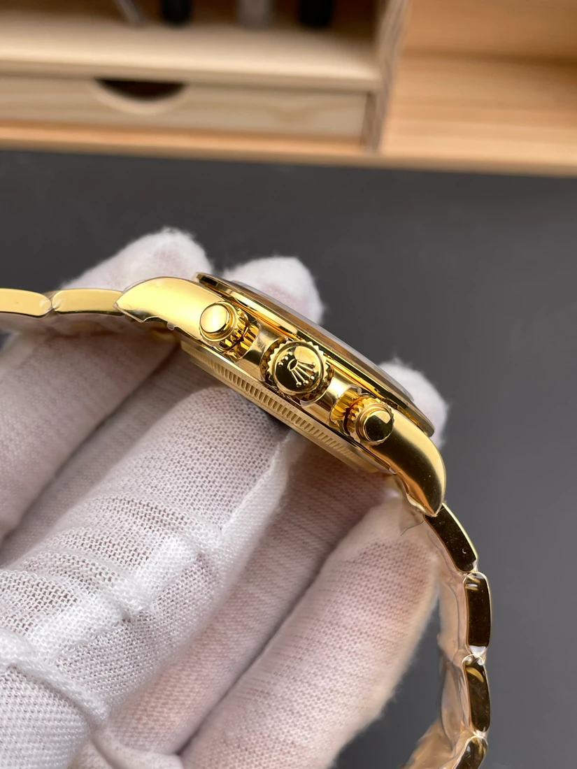 Cosmograph Daytona 40 — صورة من إدراج المورّد لهذه المواصفات، زاوية 5
