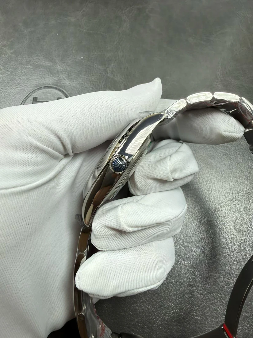 Oyster Perpetual 41 — supplier listing photo of this configuration, view 5