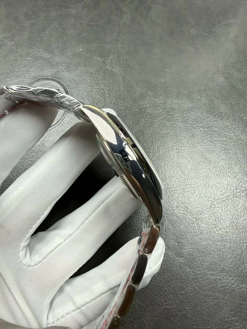 Oyster Perpetual 41 — supplier listing photo of this configuration, view 9