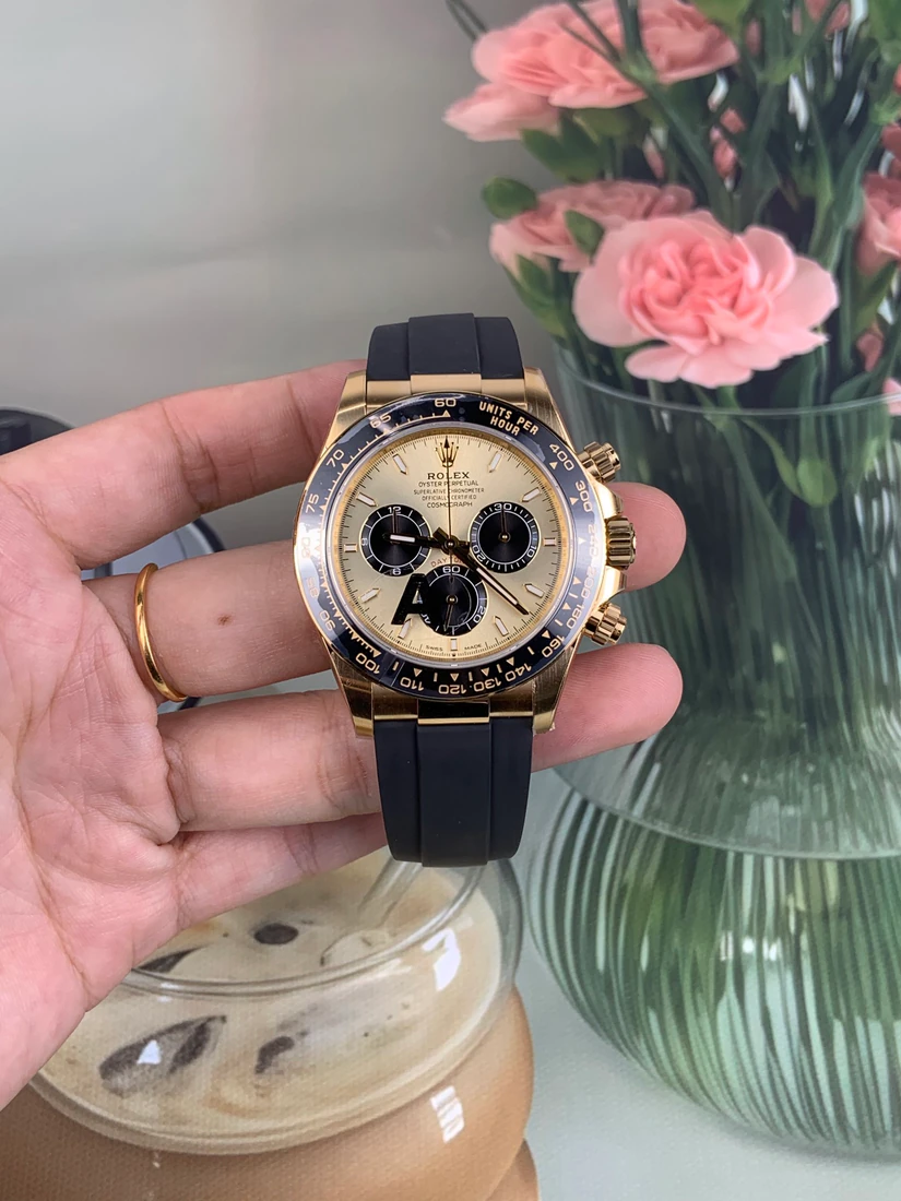 Cosmograph Daytona 40 — صورة من إدراج المورّد لهذه المواصفات، زاوية 2
