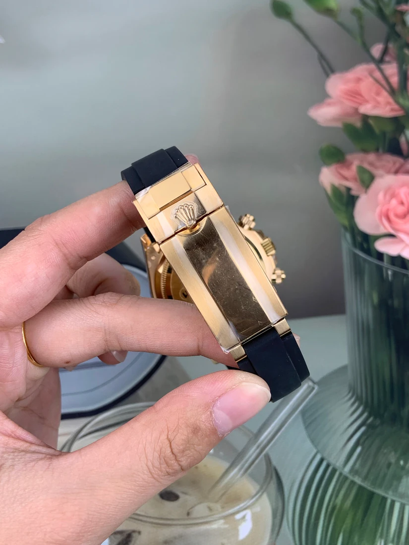 Cosmograph Daytona 40 — صورة من إدراج المورّد لهذه المواصفات، زاوية 7