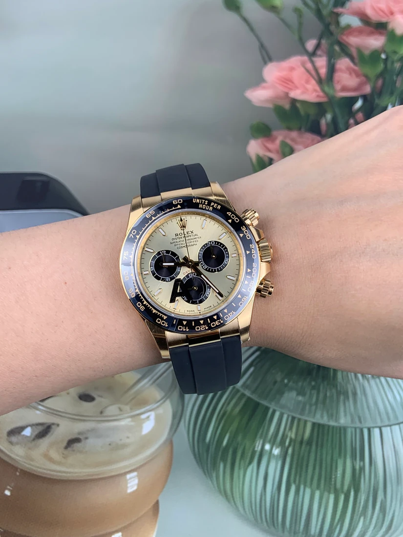 Cosmograph Daytona 40 — صورة من إدراج المورّد لهذه المواصفات، زاوية 8