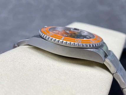 Submariner 40 — supplier listing photo of this configuration, view 4