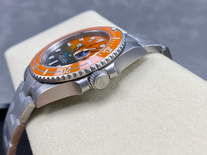 Submariner 40 — supplier listing photo of this configuration, view 5