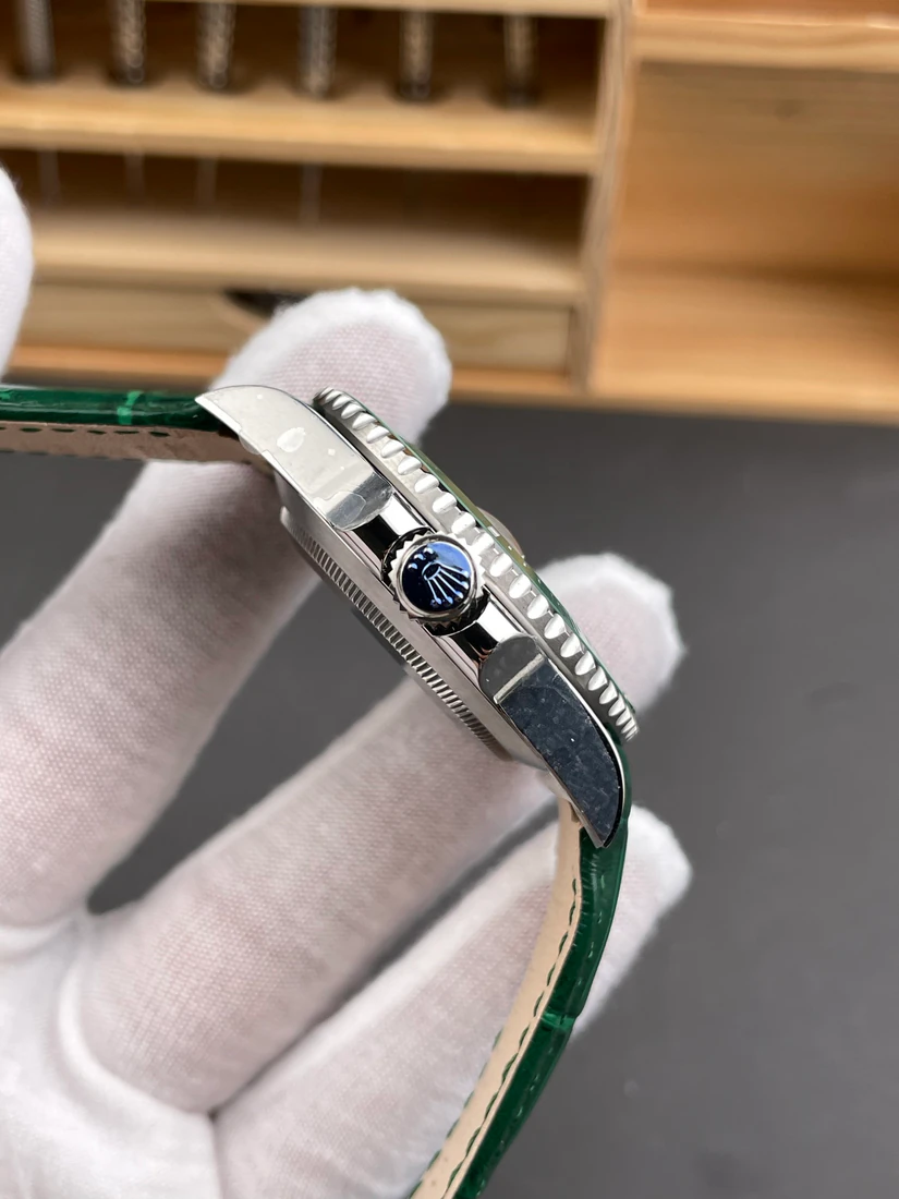 Submariner 40 — supplier listing photo of this configuration, view 5