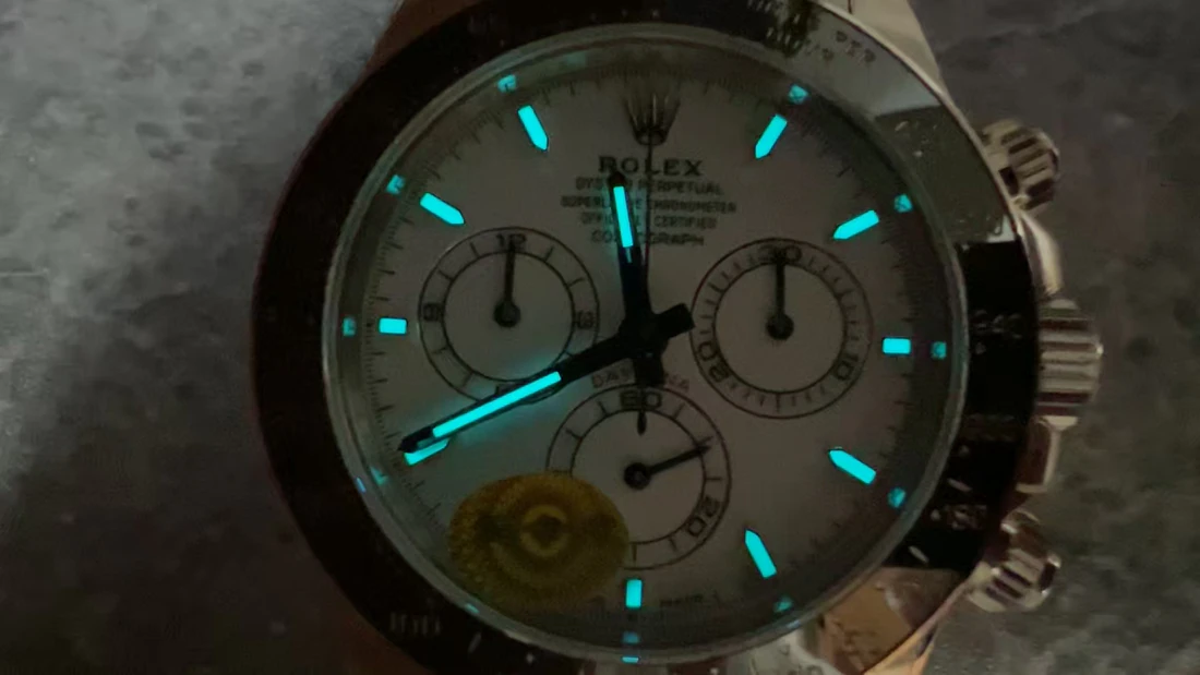 Cosmograph Daytona 40 — صورة من إدراج المورّد لهذه المواصفات، زاوية 7