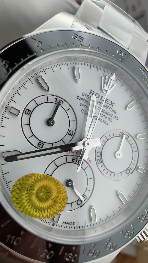 Cosmograph Daytona 40 — صورة من إدراج المورّد لهذه المواصفات، زاوية 8