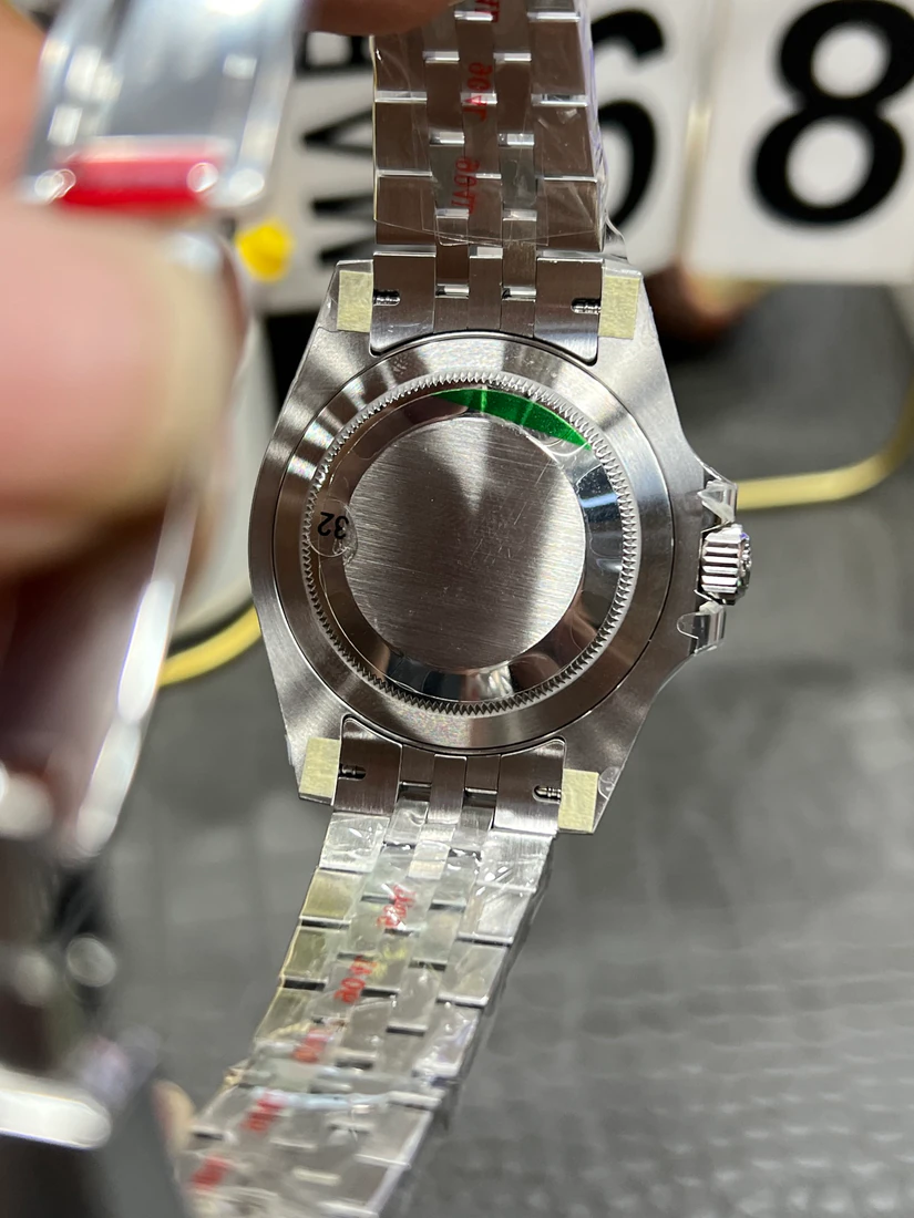 GMT-Master II 40 — صورة من إدراج المورّد لهذه المواصفات، زاوية 6