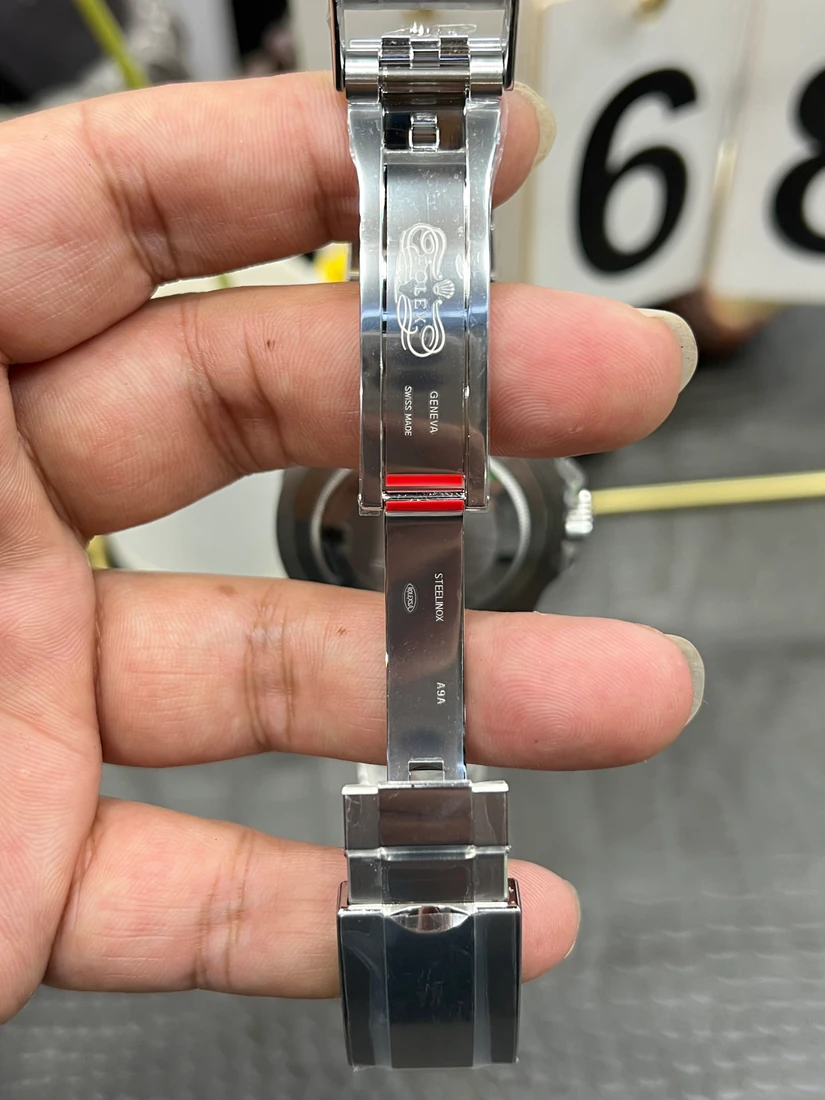 GMT-Master II 40 — صورة من إدراج المورّد لهذه المواصفات، زاوية 7