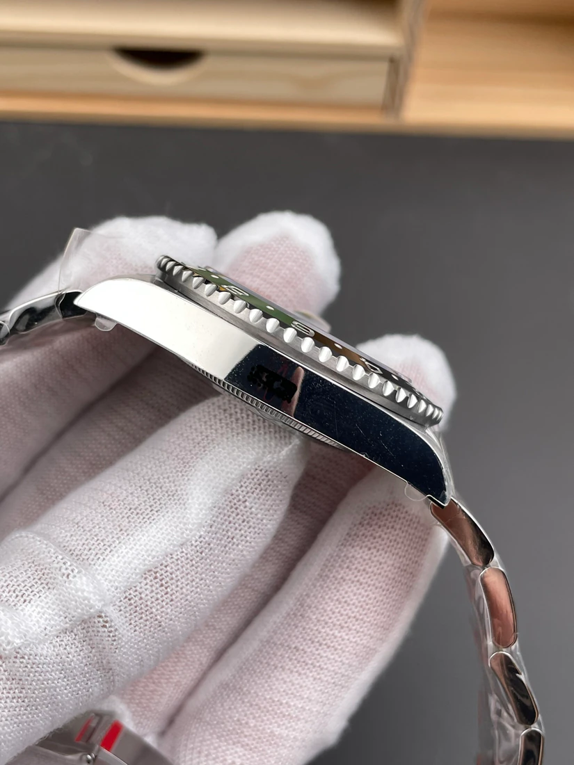 GMT-Master II 40 — صورة من إدراج المورّد لهذه المواصفات، زاوية 8