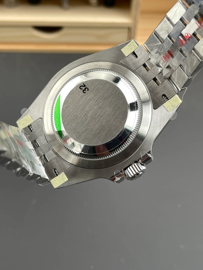 GMT-Master II 40 — صورة من إدراج المورّد لهذه المواصفات، زاوية 6