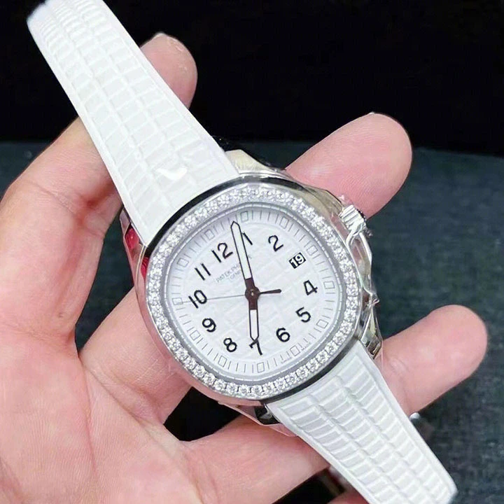 Aquanaut Luce 5267/200A — صورة من إدراج المورّد لهذه المواصفات، زاوية 4