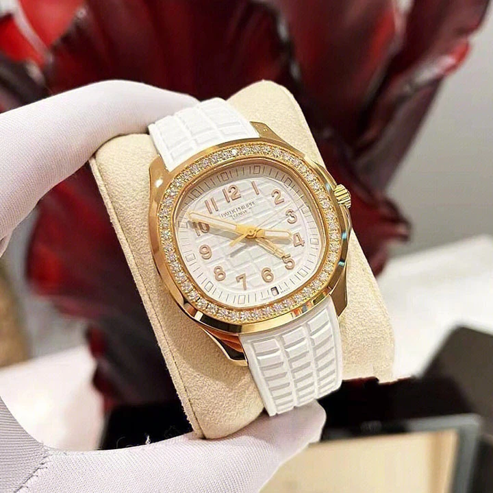Aquanaut Luce Travel Time 5269/200R — supplier listing photo of this configuration, view 1