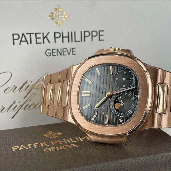 Nautilus Moon Phase 5712/1R — صورة من إدراج المورّد لهذه المواصفات، زاوية 5