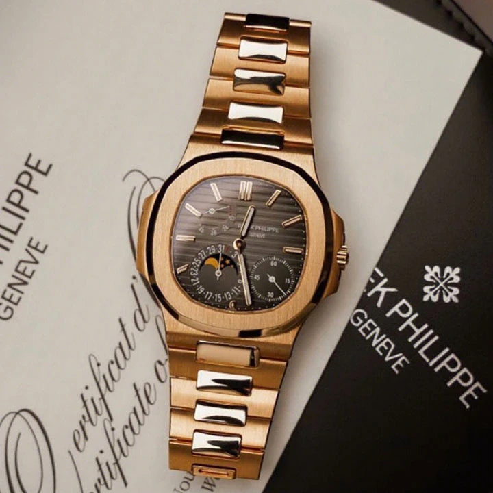Nautilus Moon Phase 5712/1R — صورة من إدراج المورّد لهذه المواصفات، زاوية 6