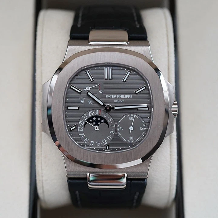 Nautilus Moon Phase 5712G — صورة من إدراج المورّد لهذه المواصفات، زاوية 4