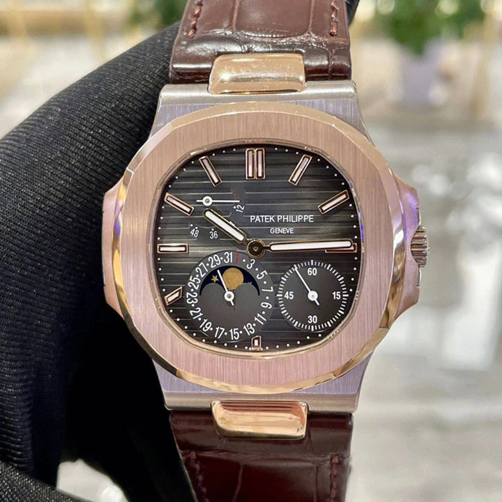 Nautilus Moon Phase 5712GR — صورة من إدراج المورّد لهذه المواصفات، زاوية 4