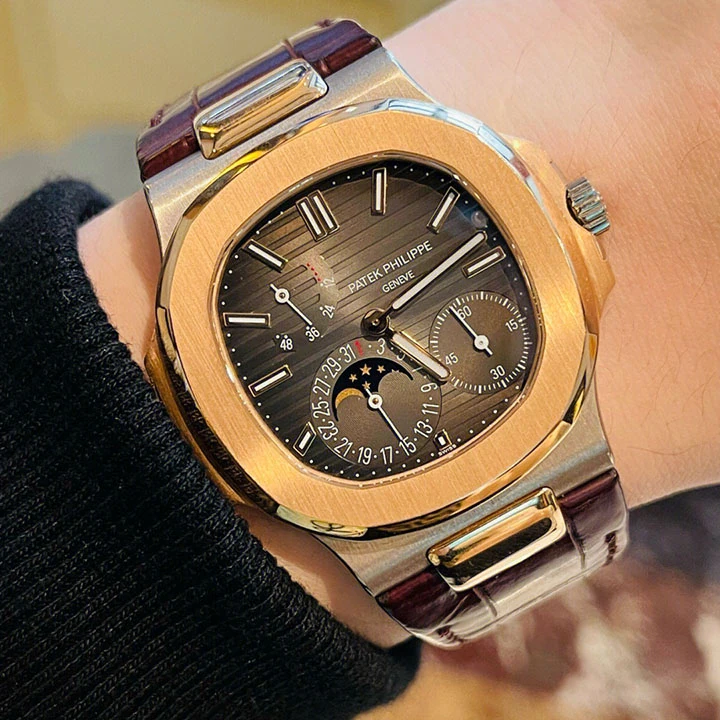Nautilus Moon Phase 5712GR — صورة من إدراج المورّد لهذه المواصفات، زاوية 5