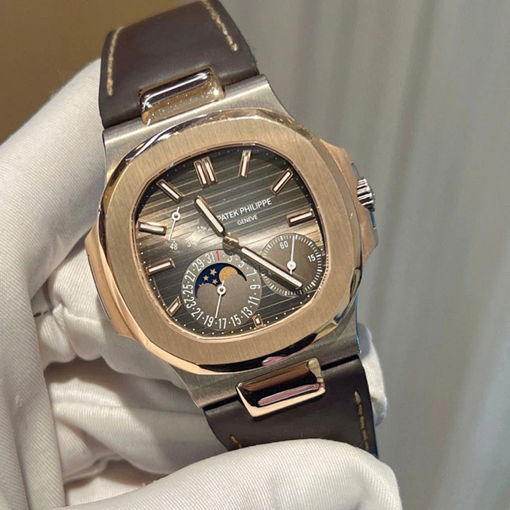 Nautilus Moon Phase 5712GR — صورة من إدراج المورّد لهذه المواصفات، زاوية 6