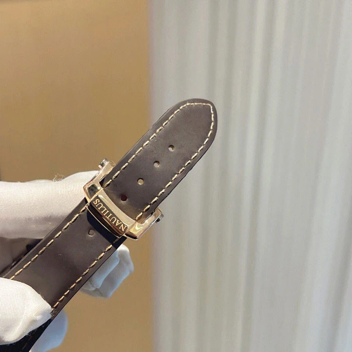 Nautilus Moon Phase 5712GR — صورة من إدراج المورّد لهذه المواصفات، زاوية 8