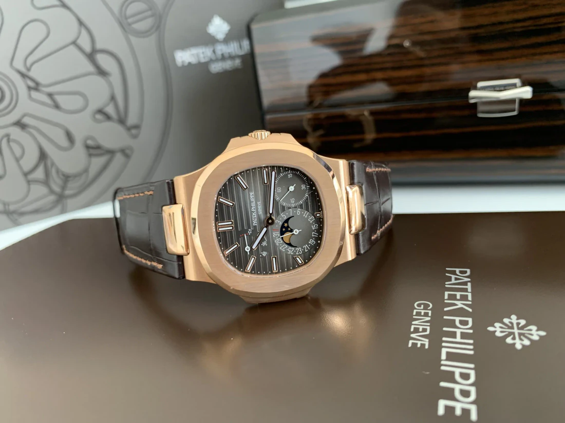 Nautilus Moon Phase 5712R — supplier listing photo of this configuration, view 2