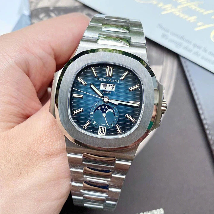 Nautilus Annual Calendar 5726/1A — supplier listing photo of this configuration, view 4
