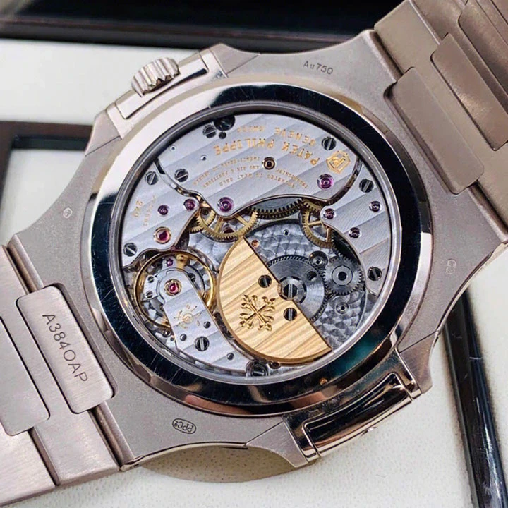 Nautilus Perpetual Calendar 5740/1G — صورة من إدراج المورّد لهذه المواصفات، زاوية 7