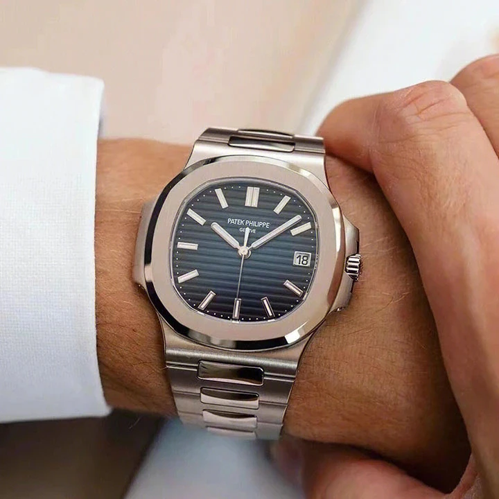 Nautilus 5811/1G — صورة من إدراج المورّد لهذه المواصفات، زاوية 1