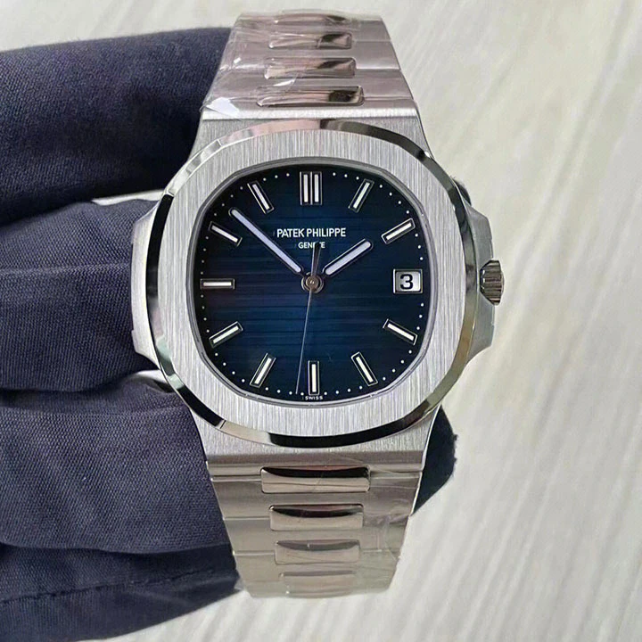 Nautilus 5811/1G — صورة من إدراج المورّد لهذه المواصفات، زاوية 3